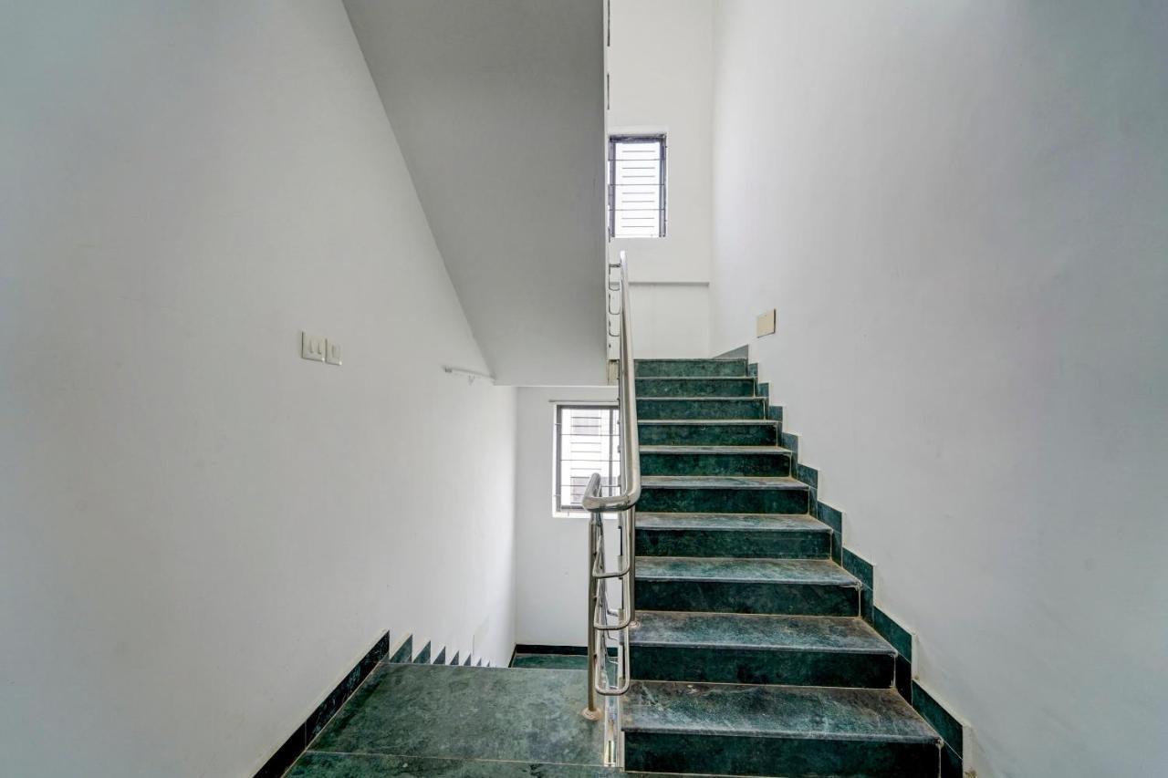 Super Hotel O J2 Service Appartment チェンナイ エクステリア 写真